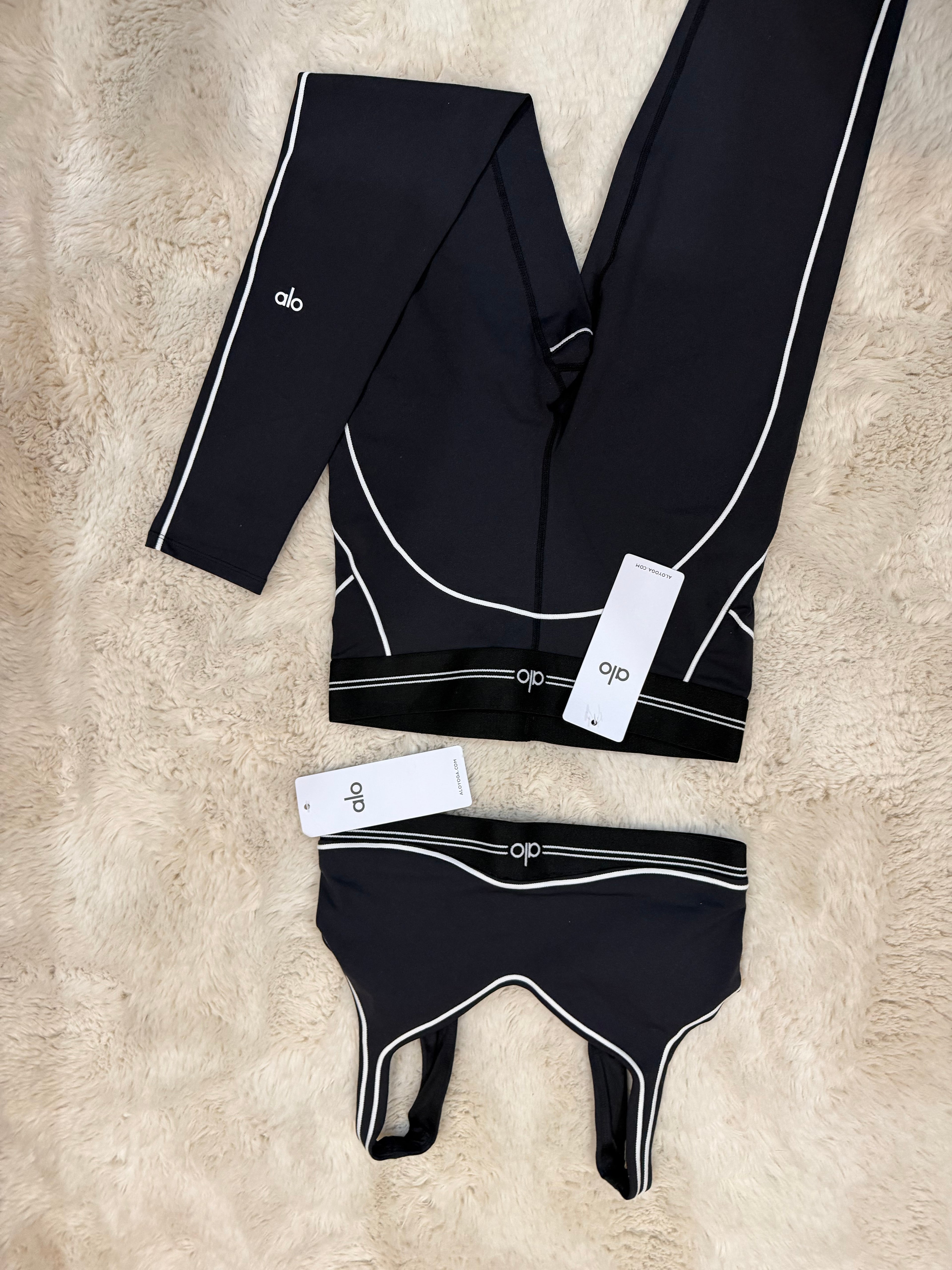 Alo Yoga Heartthrob Set Black