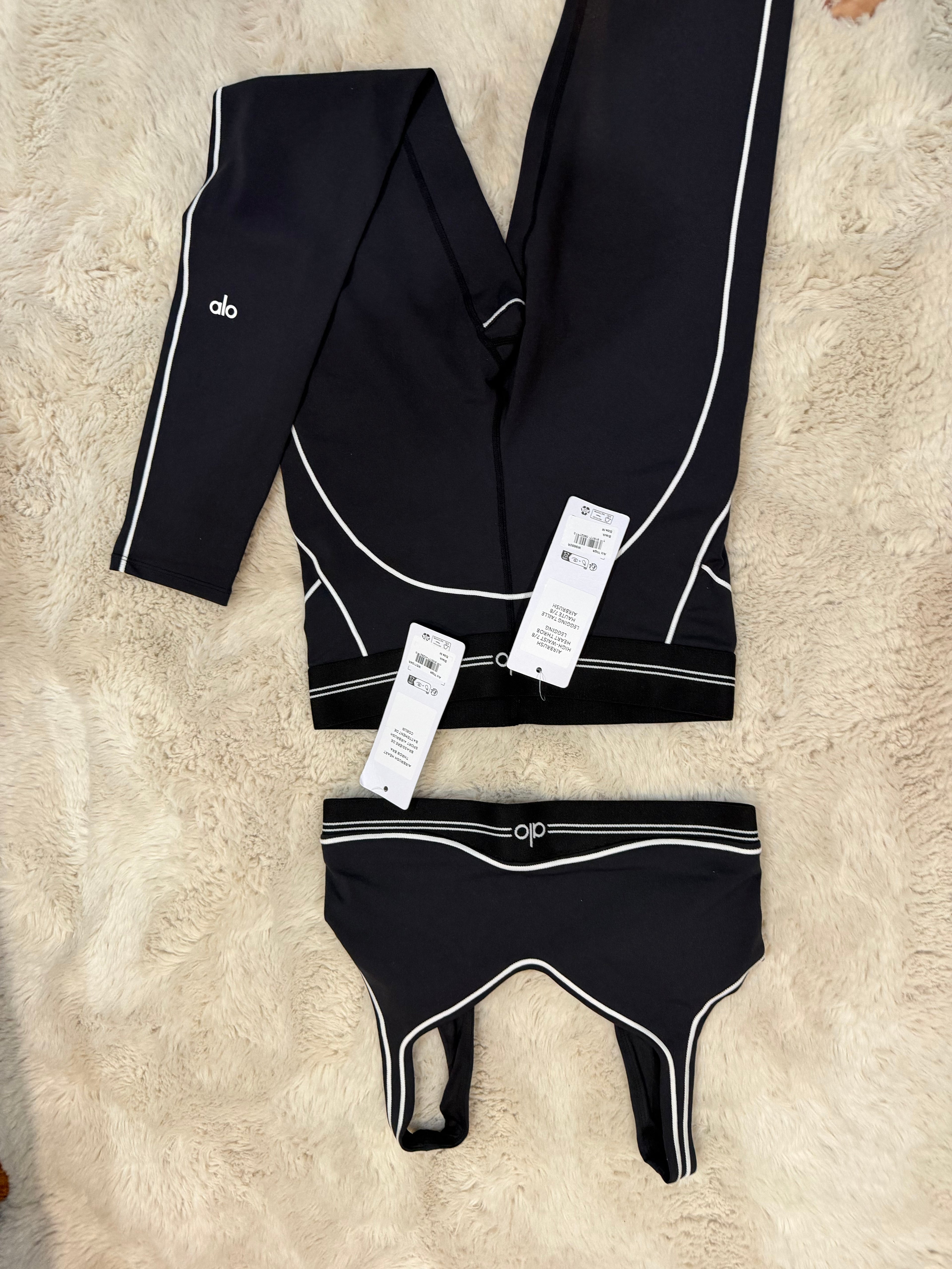Alo Yoga Heartthrob Set Black