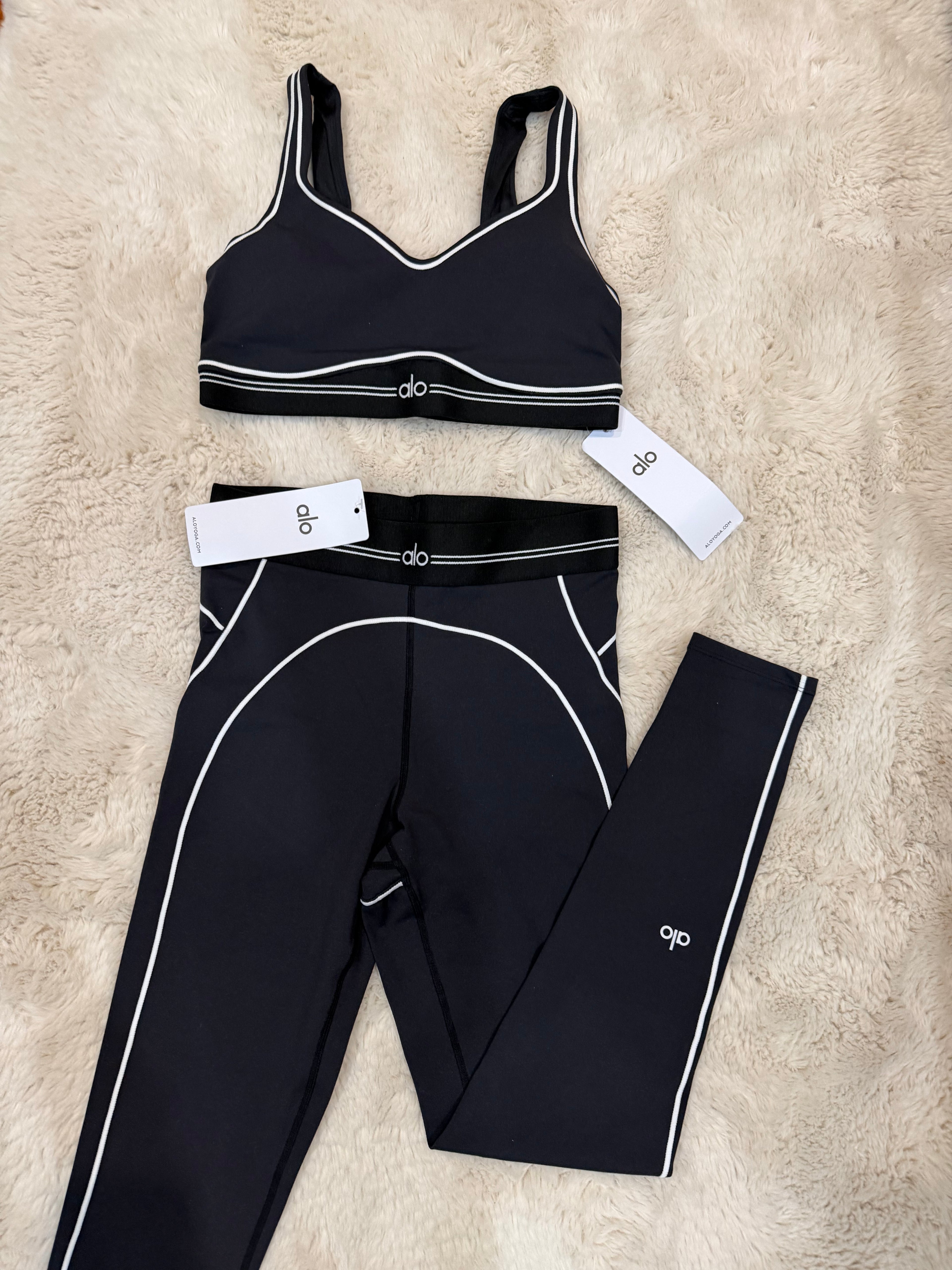 Alo Yoga Heartthrob Set Black