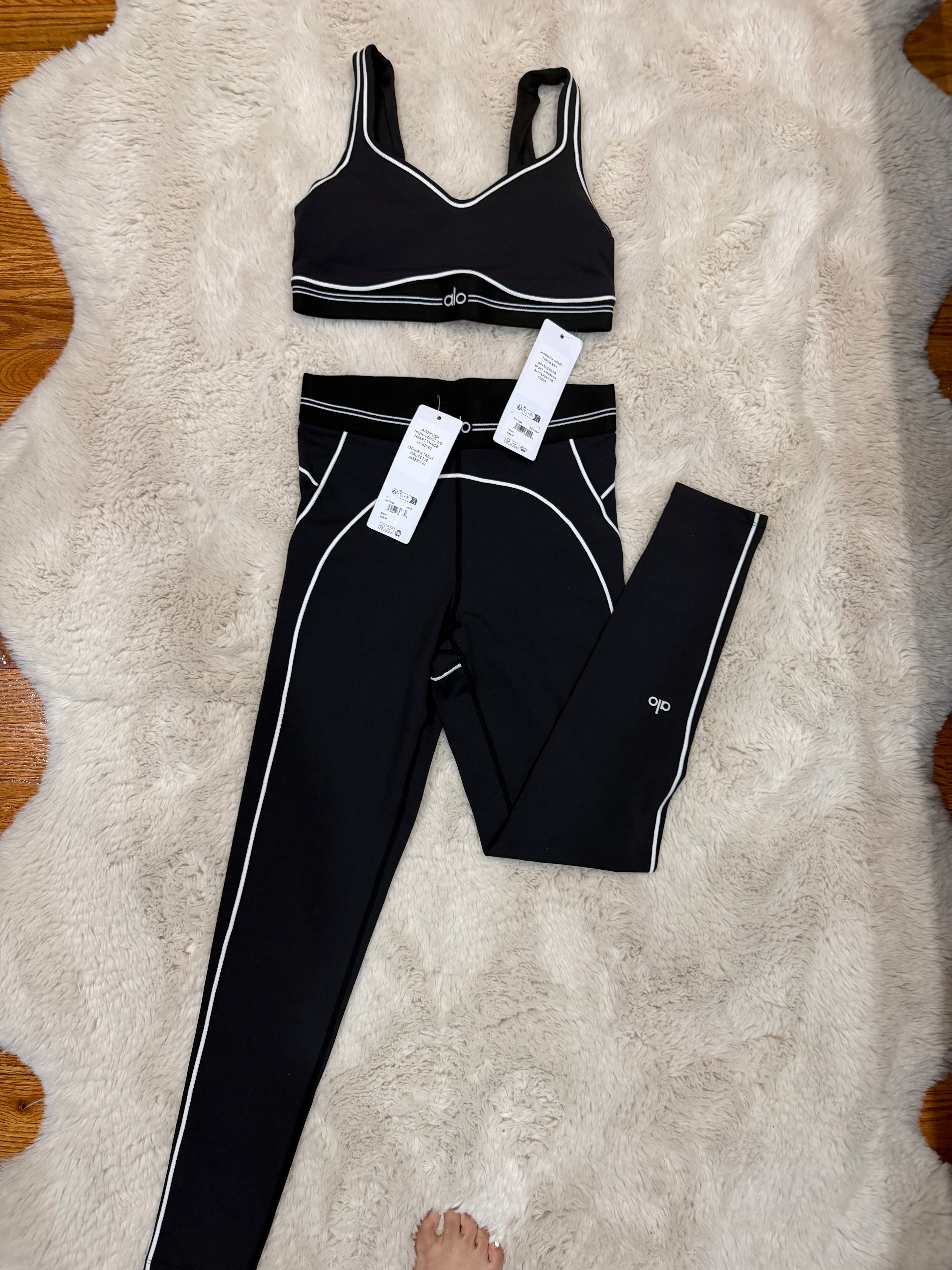 Alo Yoga Heartthrob Set Black