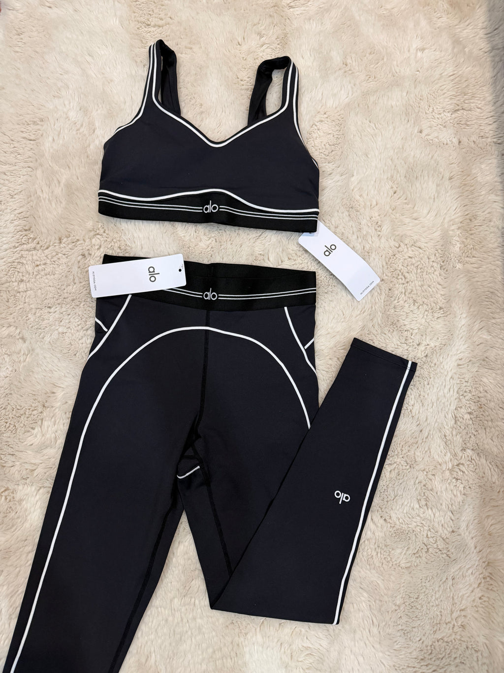 Alo Yoga Heartthrob Set Black