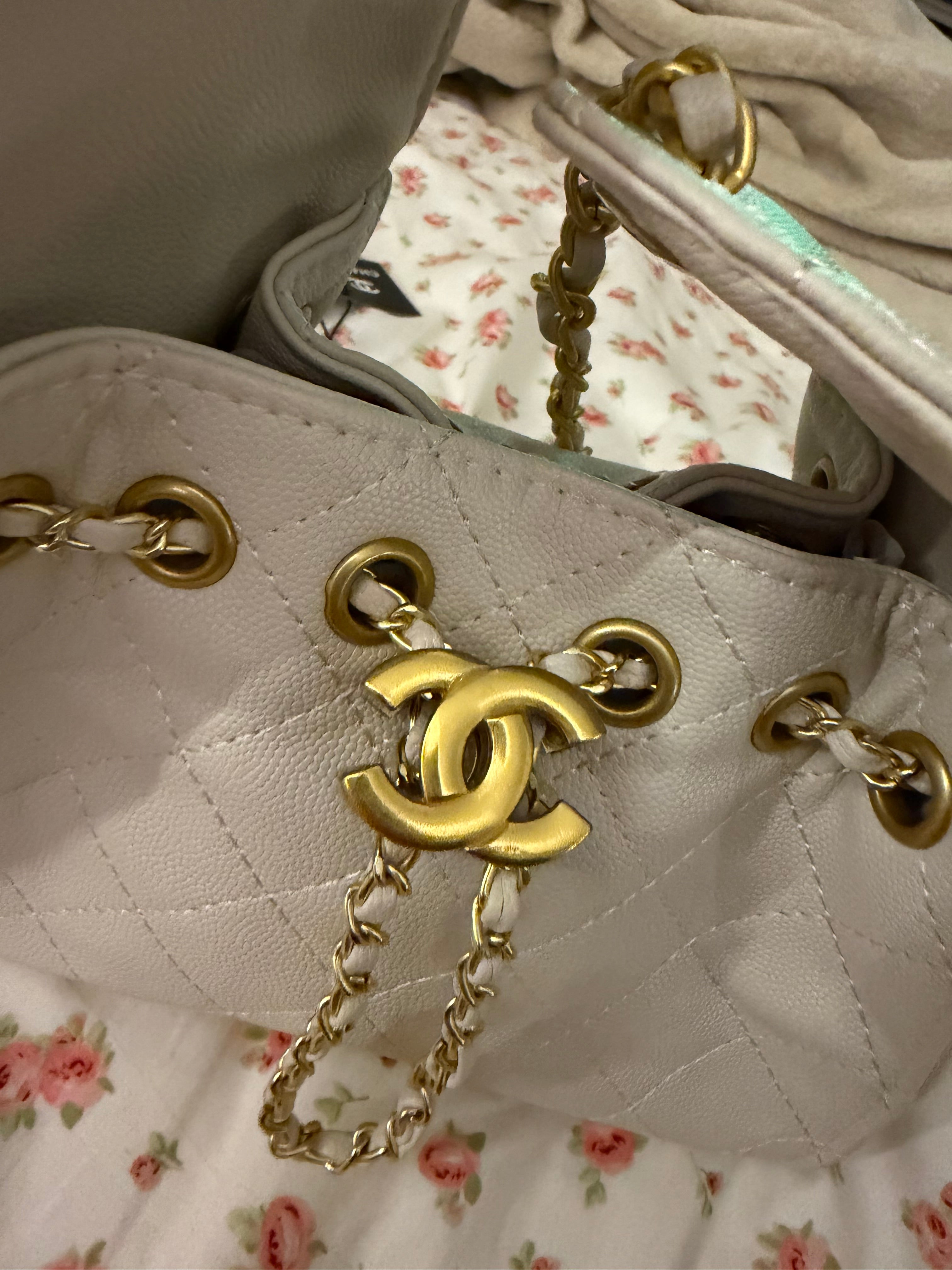 White Chanel 25 Bag