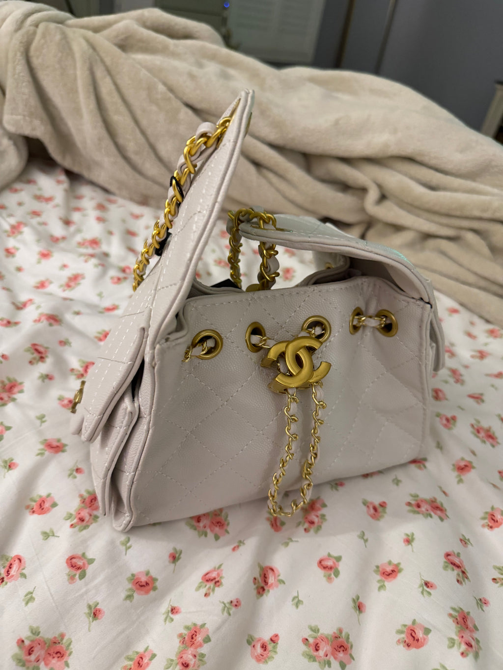 White Chanel 25 Bag